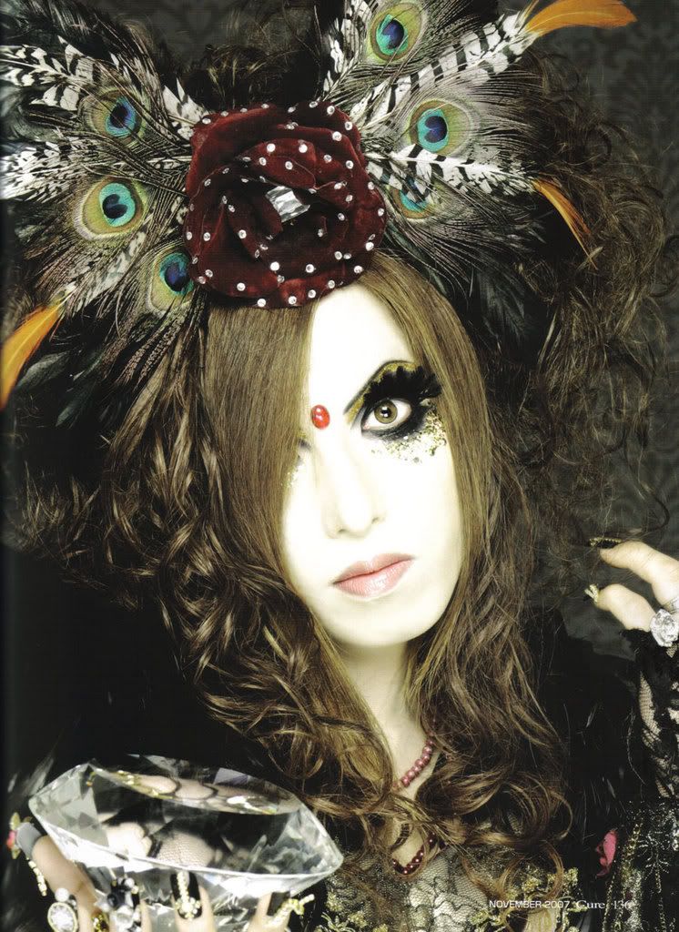 http://i191.photobucket.com/albums/z130/WakaruyoSekushii/Versailles/curevol5092cu2.jpg http://i191.photobucket.com/albums/z130/WakaruyoSekushii/Versailles/curevol5092cu2.jpg