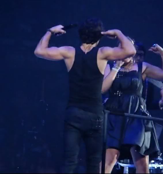 joe jonas muscles