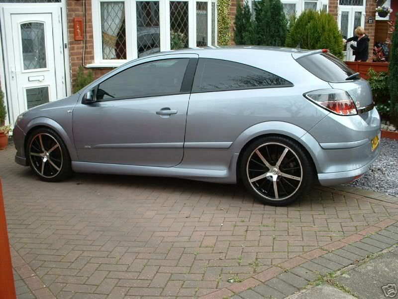 2005/05 VAUXHALL ASTRA 2.0 16V SRI TURBO 3 DOOR SPORTS HATCH WITH THE FULL 