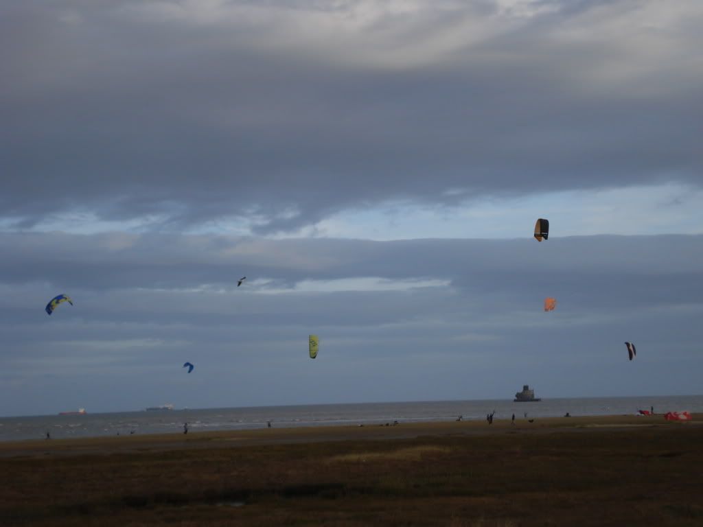 kitesurfers.jpg