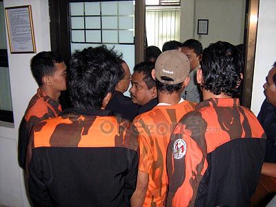KERUSUHAN-KERUSUHAN SIPIL di INDONESIA