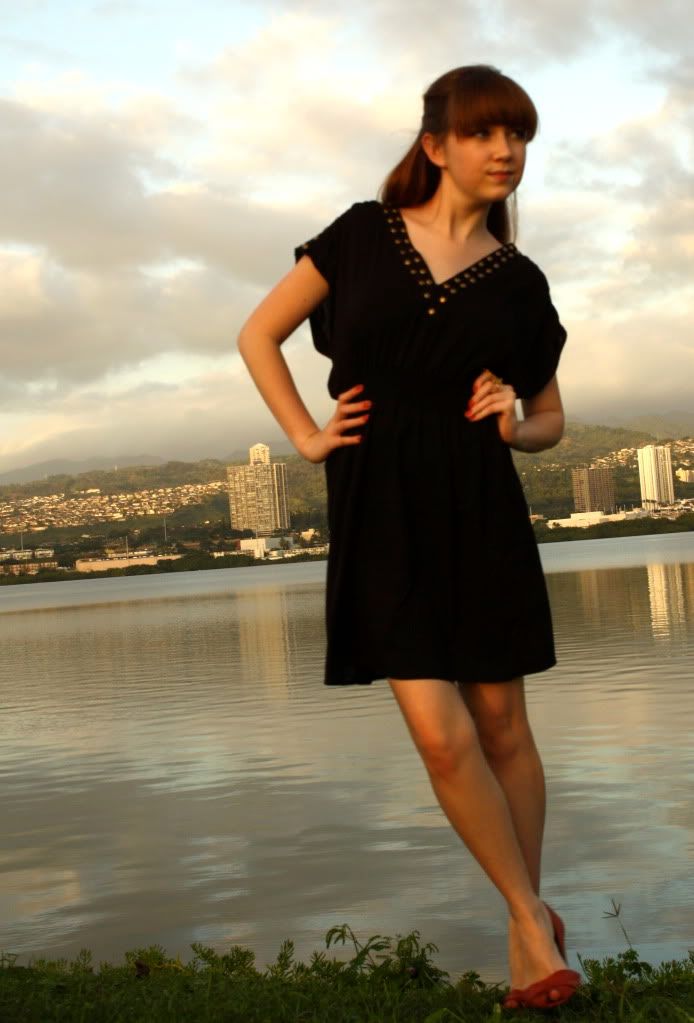 black dress, honolulu hawaii, sunset, fashion, style, the clothes horse, studded dress, summer style, red shoes