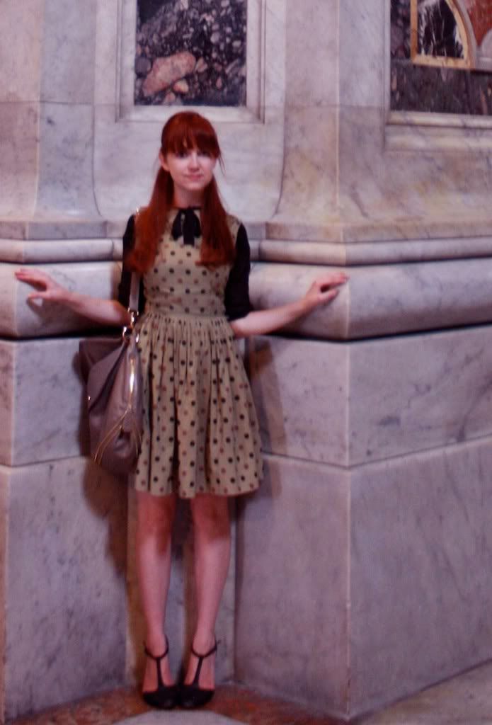 the clothes horse, rome, italy, roma, sistine chapel, pieta, vatican, polka dot, vintage, dress, black flats, red head