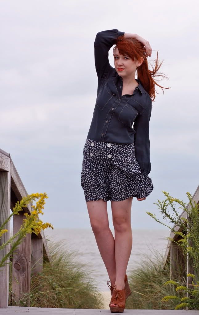 the clothes horse, fashion, style, blue shorts, blue blouse, button up, brown wedges, redhead, sunnies, modcloth, late summer