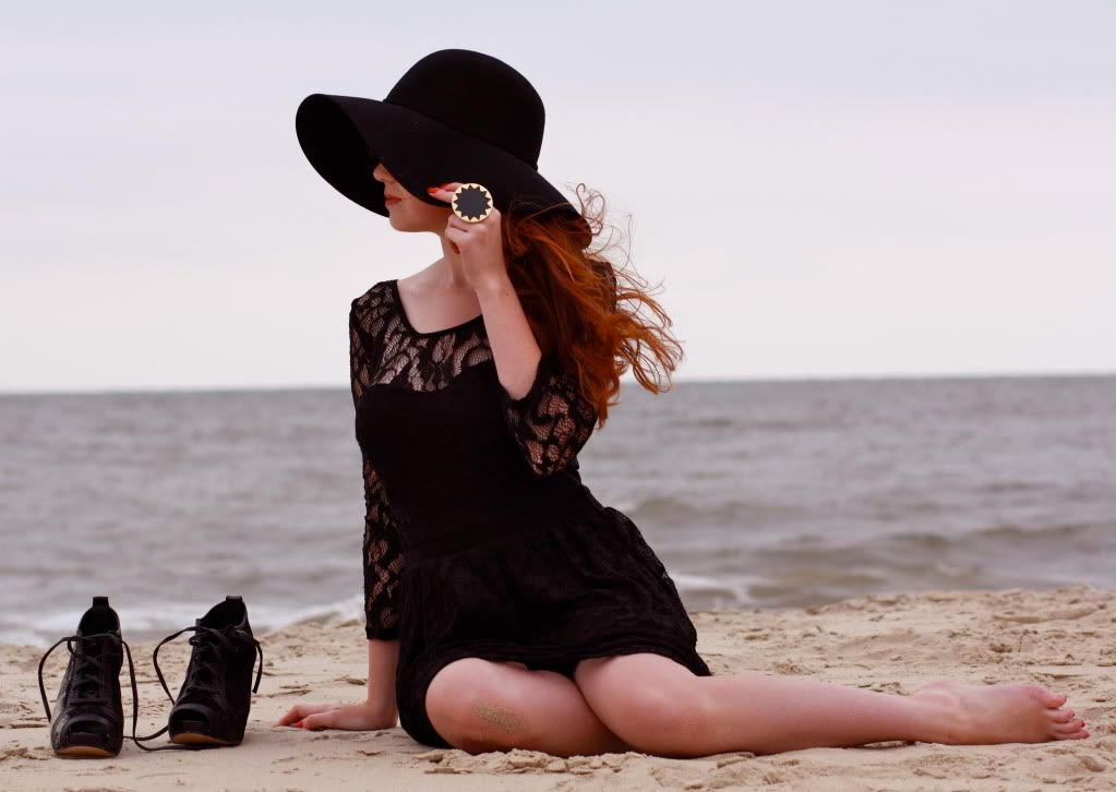 the clothes horse, fashion, style, retro, vintage, film noir, black dress, lace dress, black floppy hat, pierre hardy for gap wedges, house of harlow