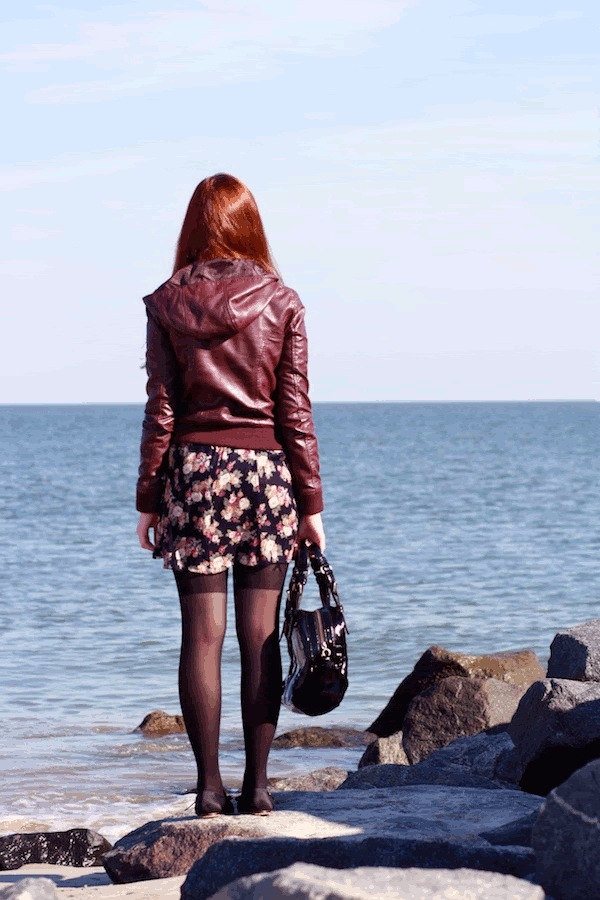 the clothes horse, theclotheshorse, fashion, style, retro, vintage, leather jacket, floral dress, black tights, ocean