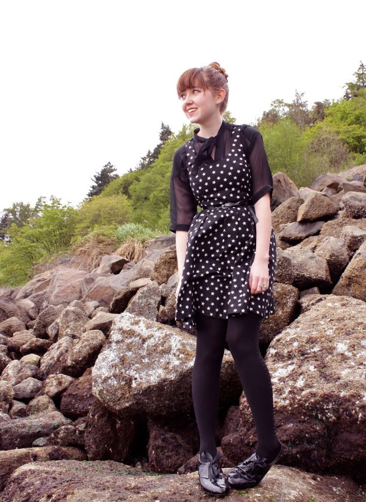 the clothes horse, fashion, style, H&M dress, star dress, sheer blouse, black tights, patent wedges, puget sound, ocean, sea, rockabily, remix, daily outfit