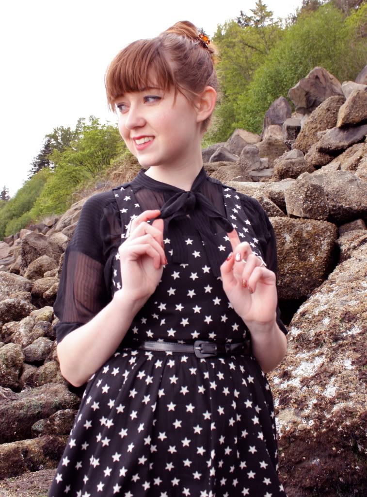 the clothes horse, fashion, style, H&M dress, star dress, sheer blouse, black tights, patent wedges, puget sound, ocean, sea, rockabily, remix, daily outfit, retro, vintage