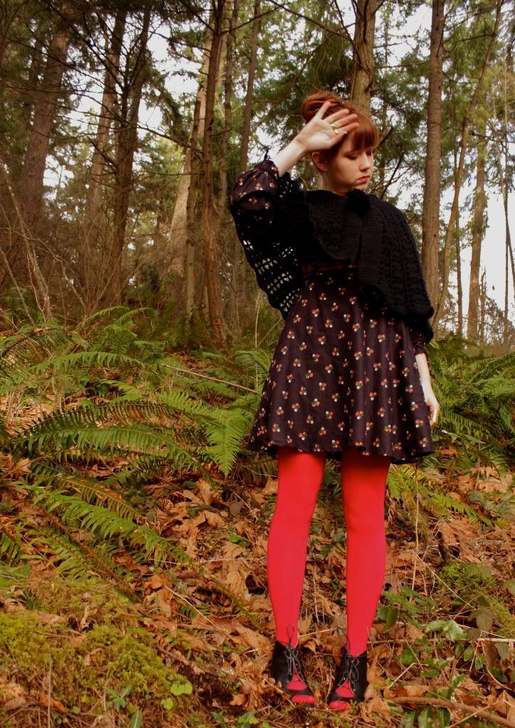 the clothes horse, vintage, retro, red tights, black cape, gunne sax dress, floral dress, fashion, daily outfit, jeffrey campbell heels, forest
