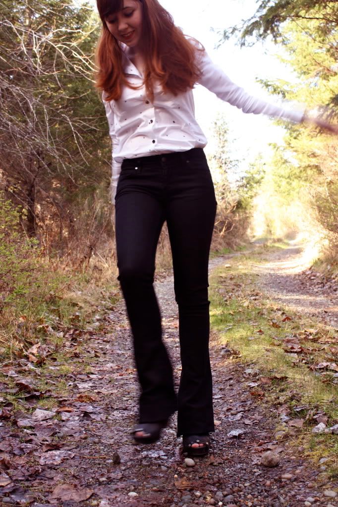 the clothes horse, fashion, style, daily outfit, paige denim, black flares, 70s style, mini market, fly print shirt, white button up, classic, modern, androgynous