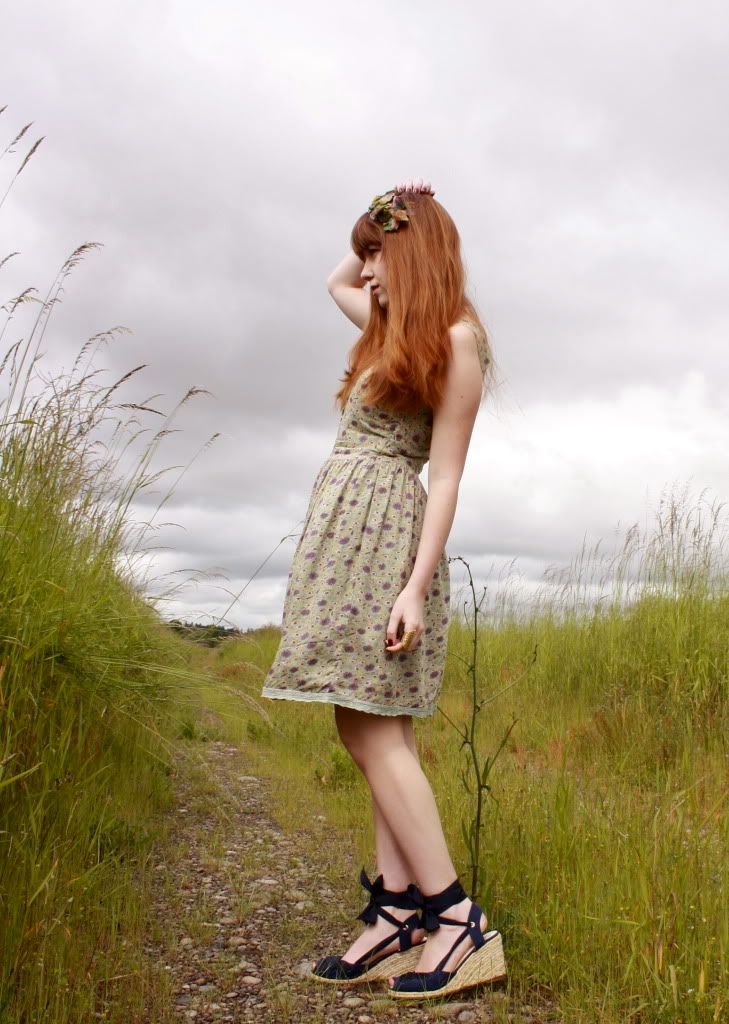 the clothes horse, retro, green dress, personal style, fashion blog, espadrilles, floral fascinator, floral headband, ethereal, spring, summer