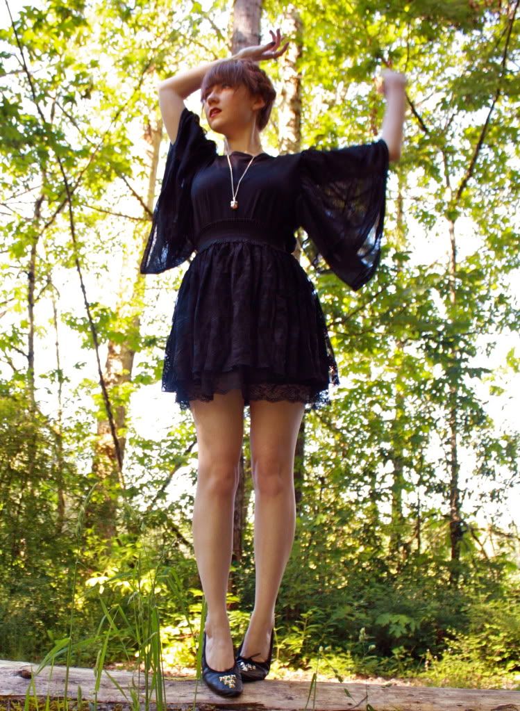 the clothes horse, personal style, fashion blog, gothic, ballerina, lace skirt, all black, black shirt, studded ballet flats, retro, romantic, vintage, whimsical