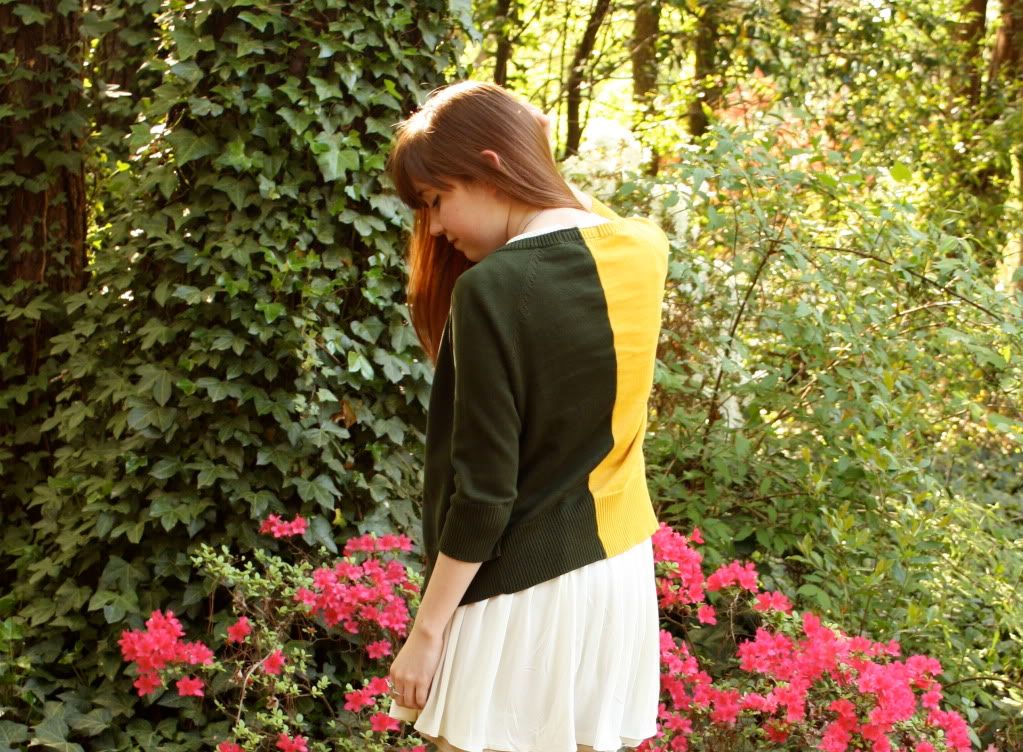 the clothes horse, vintage, retro, white dress, strappy sandals, sandal heels, two tone cardigan, green cardigan, yellow cardigan, bijules ring, fashion, style