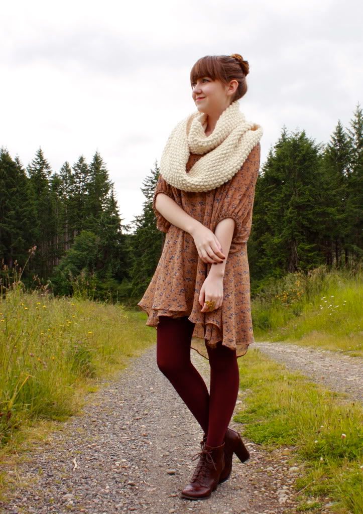 the clothes horse, the clothes horse dress, personal style, fashion blog, retro, vintage, maroon tights, maroon booties, heeled booties, handknit scarf, cowl