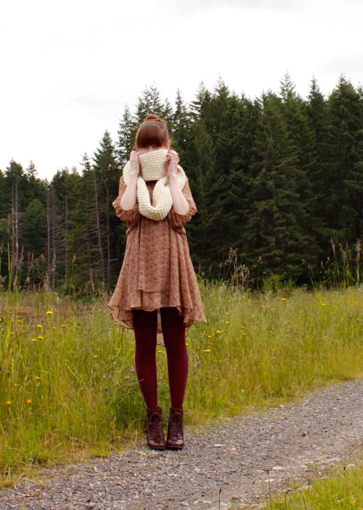 the clothes horse, the clothes horse dress, personal style, fashion blog, retro, vintage, maroon tights, maroon booties, heeled booties, handknit scarf, cowl