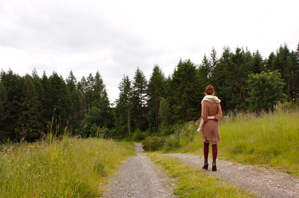 the clothes horse, the clothes horse dress, personal style, fashion blog, retro, vintage, maroon tights, maroon booties, heeled booties, handknit scarf, cowl