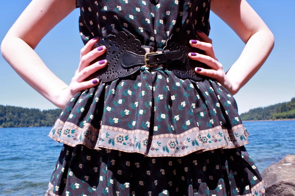 the clothes horse, personal style, fashion, ruffle dress, built by wendy, studded flats, ballet flats, horse bag, animal purse, high bun, puget sound, retro, vintage, printed dress