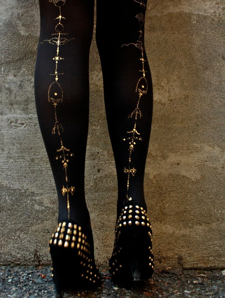 the clothes horse, gal stern, tights, black tights, gold foil tights, studded heels, gold heels, jeffrey campbell, retro
