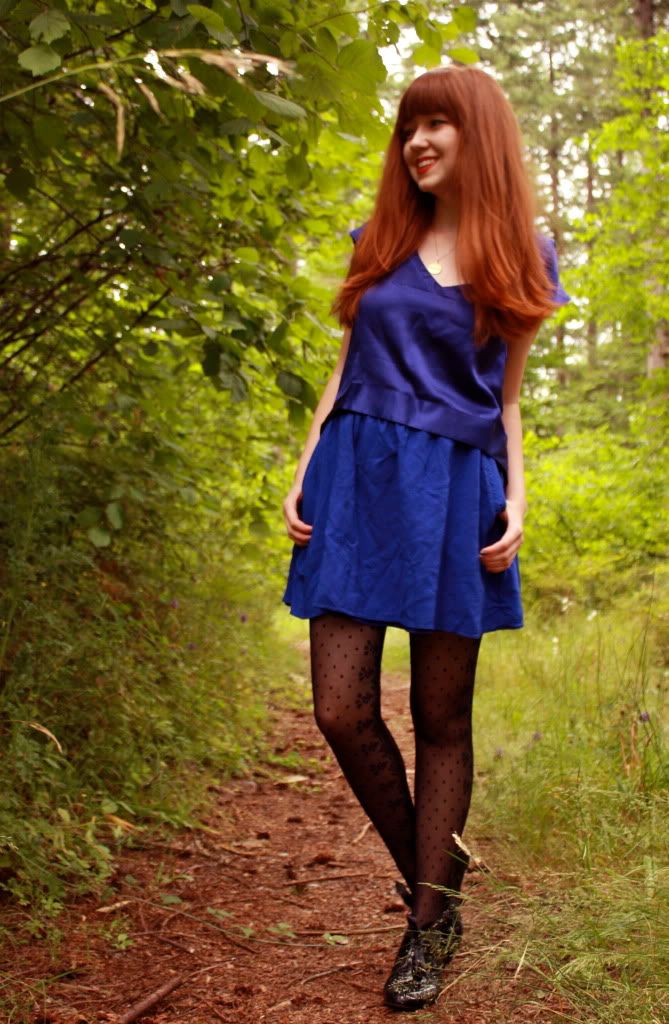 the clothes horse, fashion, style, redhead, retro, black tights, patterned tights, cynthia rowley, silk blouse, blue skirt, blue blouse, patent wedges