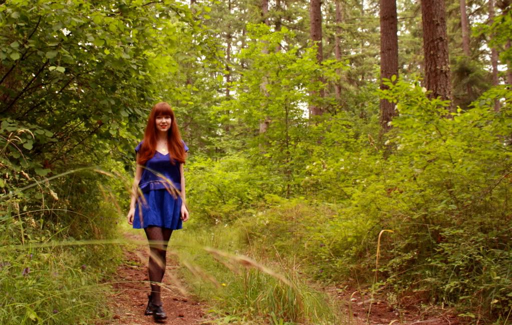 the clothes horse, fashion, style, redhead, retro, black tights, patterned tights, cynthia rowley, silk blouse, blue skirt, blue blouse, patent wedges