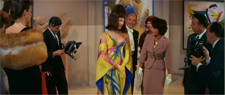 the clothes horse, what a way to go, shirley maclain, retro, vintage, film stills, 1967, costume design