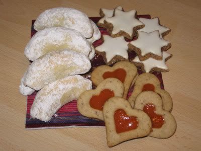 Hkiflifahjas-csillag-dis-linzer.jpg Hókifli,fahéjas csillag,diós linzer picture by Mohapekseg