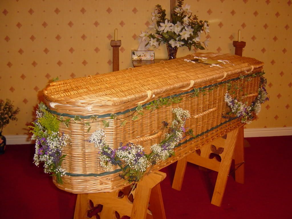 DecoratedWillowCoffin009.jpg